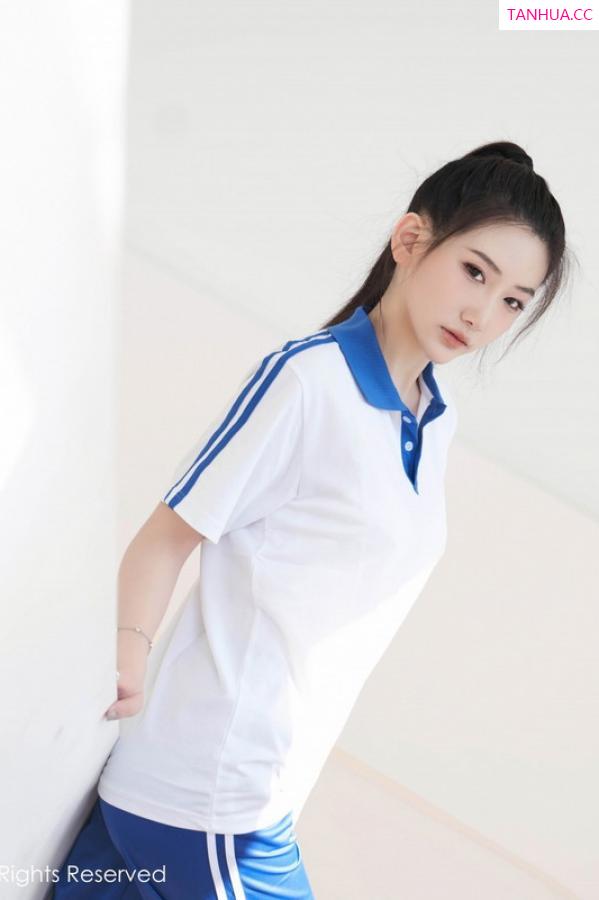   [XiuRen]高清写真图 2023.07.20 No.7110 沈青黛 学妹装扮第18张图片